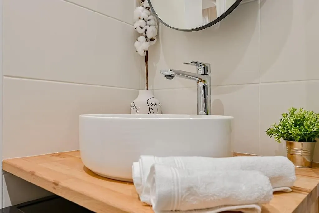 Cosy Emeraude - Centre Apartment *